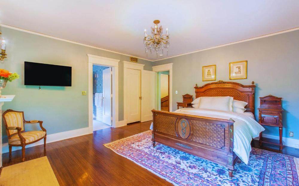 Three-Bedroom Suite interior
